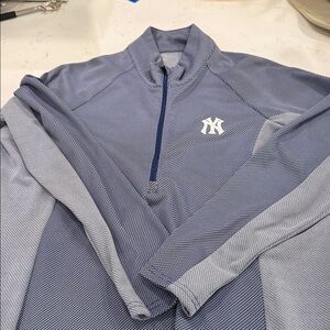 NY YANKEES!!!  Blue and White Women's Pullover